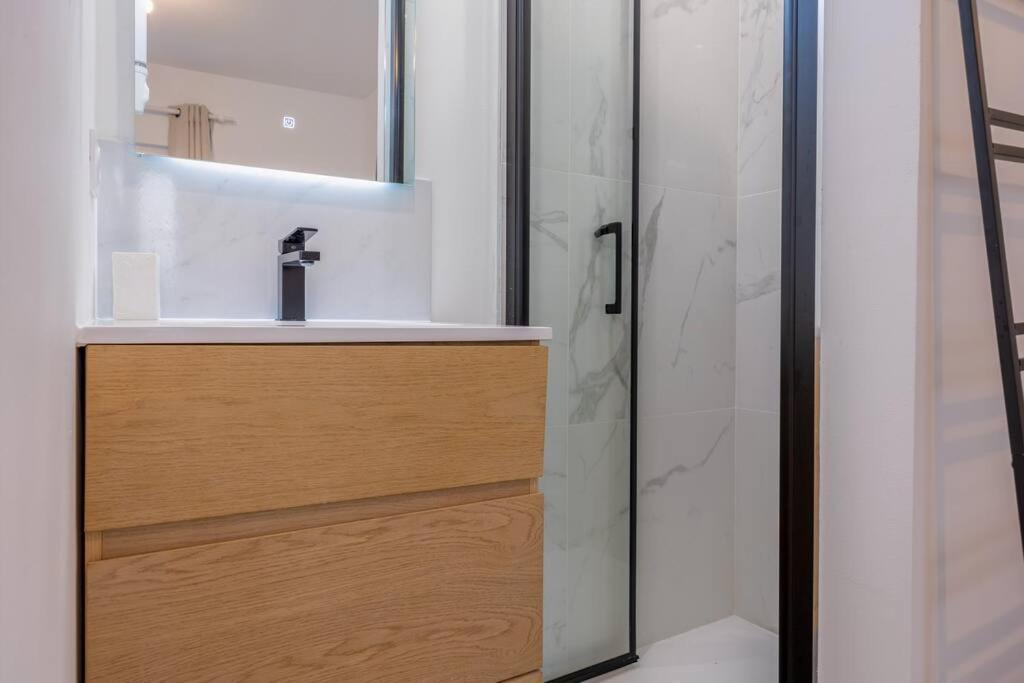 Le Cocon Urbain En Hyper Centre Apartment La Rochelle  Exterior photo